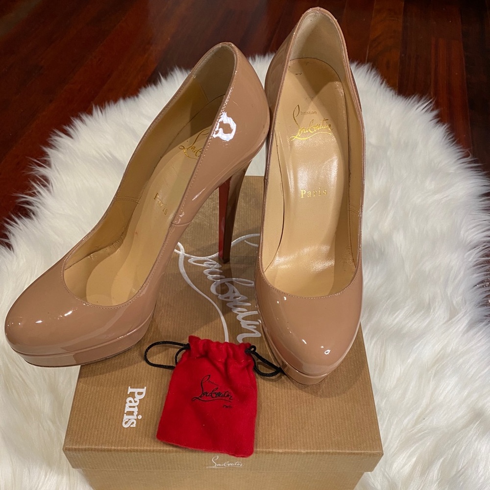 Bianca nude patent leather